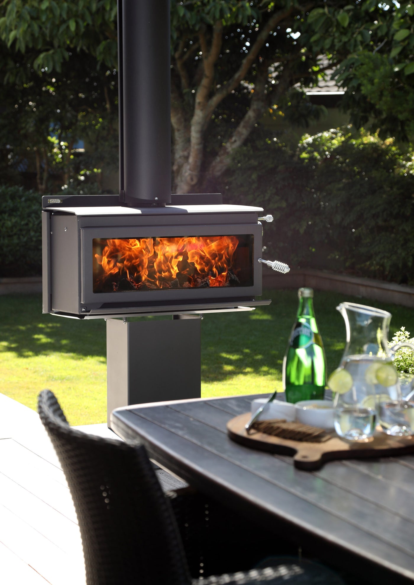 OUTDOOR 850-P - Pedestal & Flue (3 items)